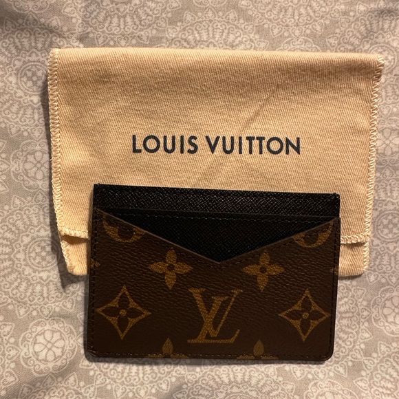 Louis Vuitton Card Holder - Picture 1 of 2